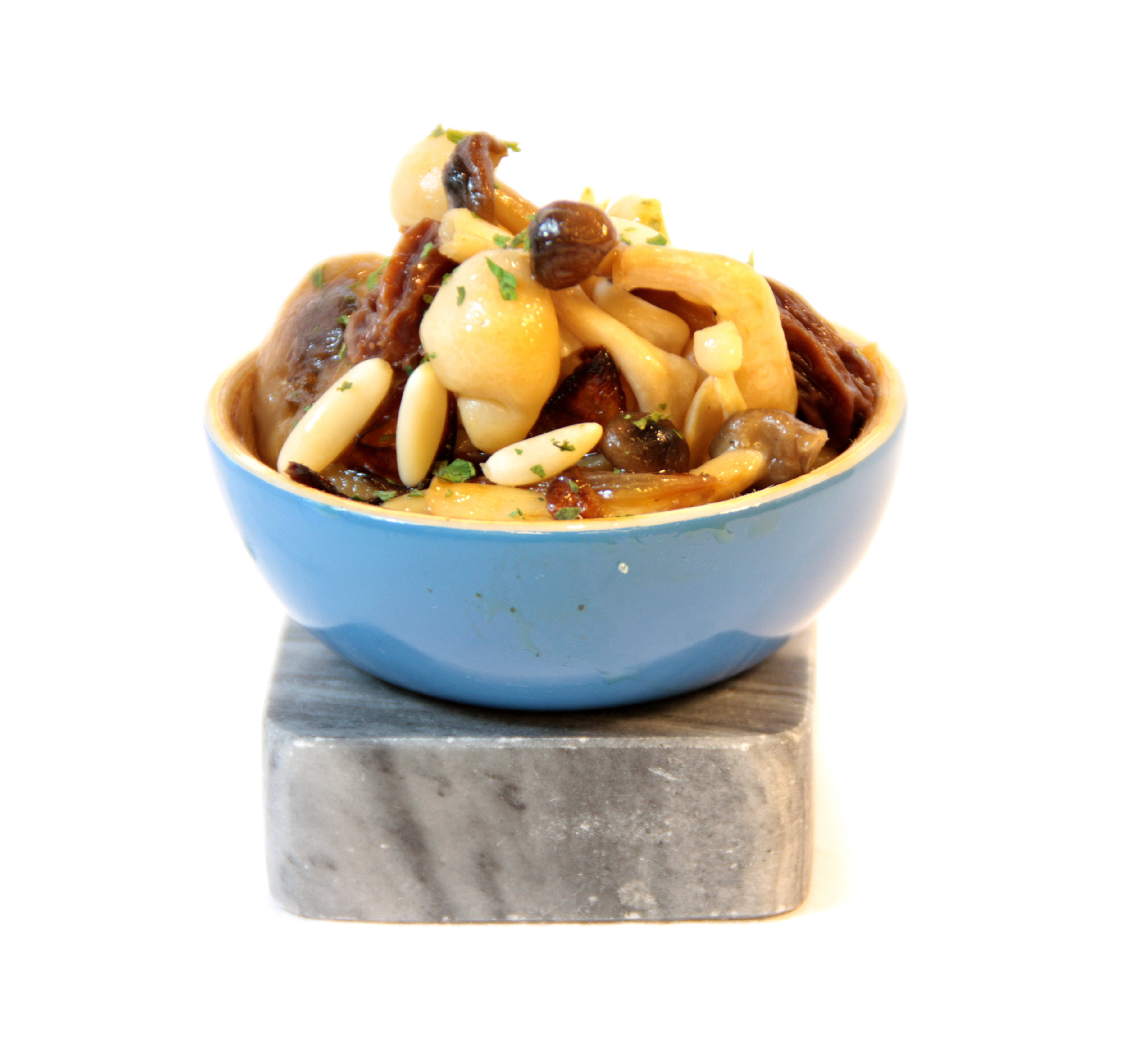 Manzana asada con canela y nueces picadas