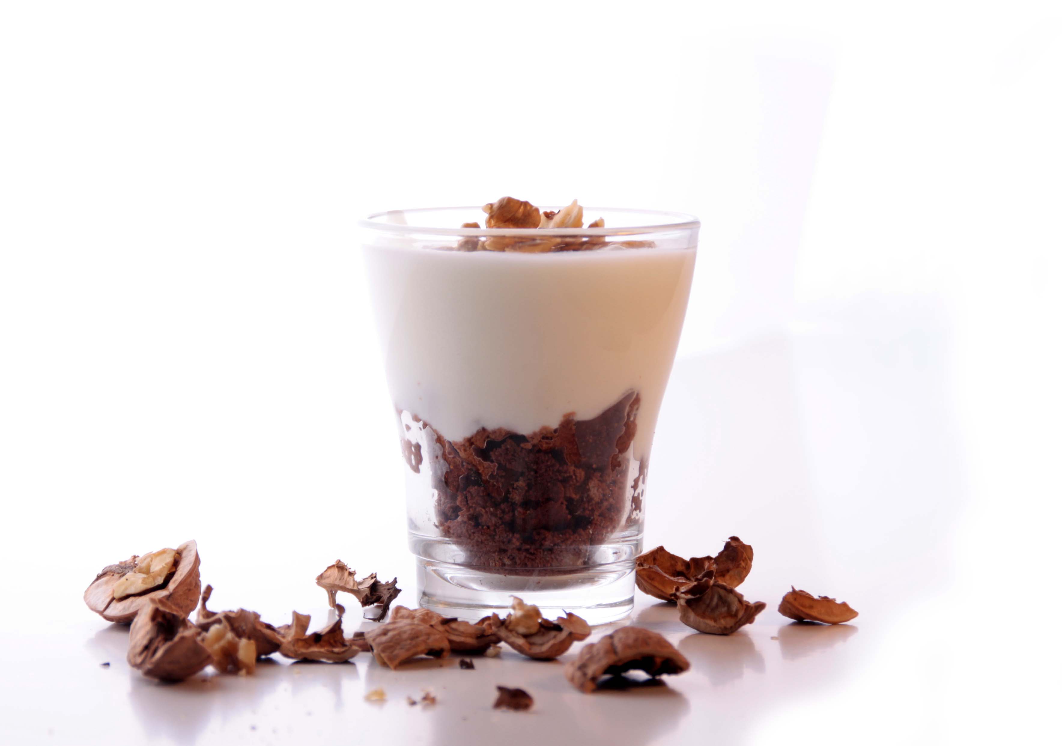 Vasitos de yogur con nueces