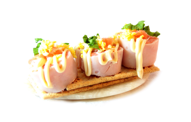 Rollitos de jamón york con salmón ahumado
