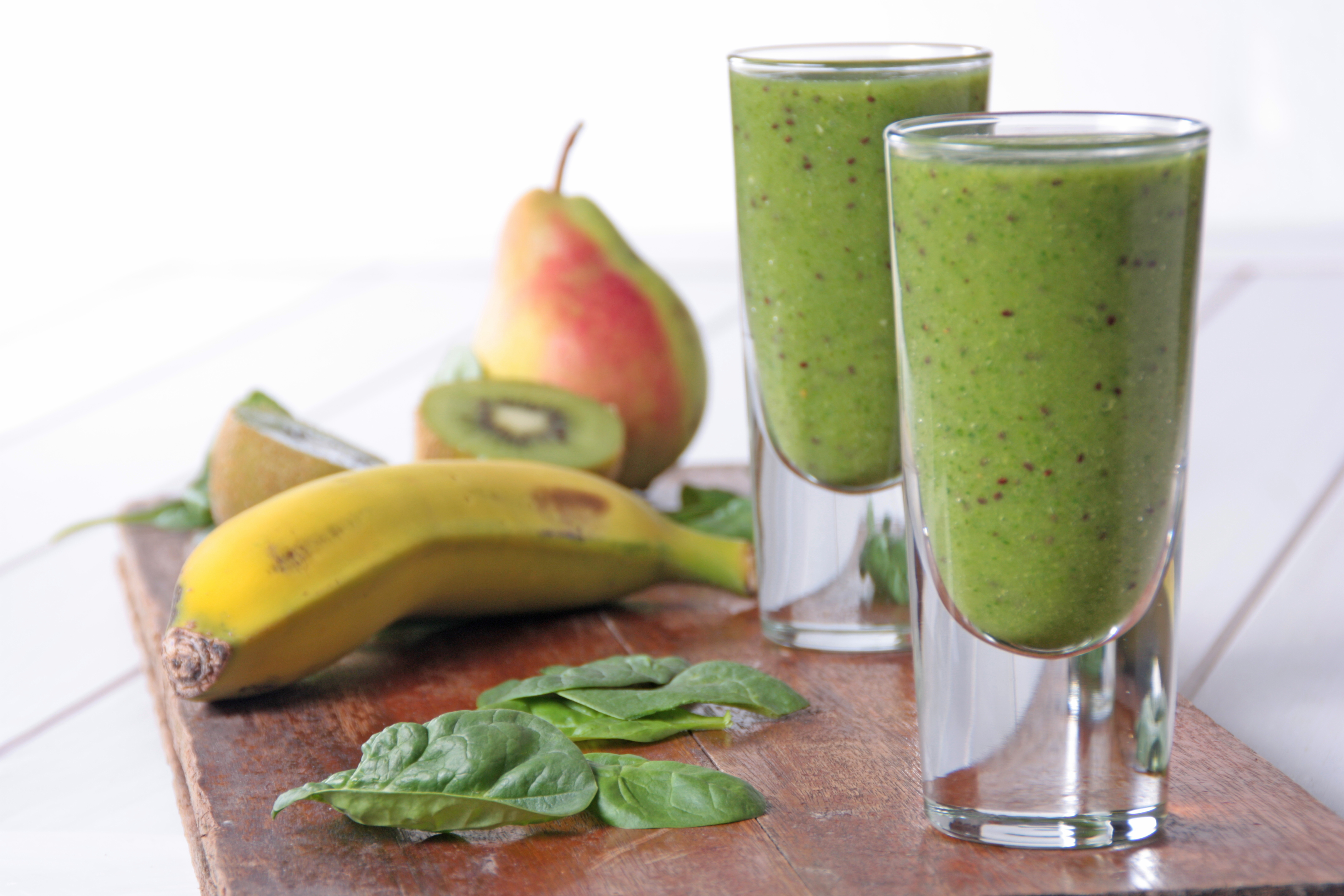 Kiwi, udare eta platano smoothiea ziazerbekin
