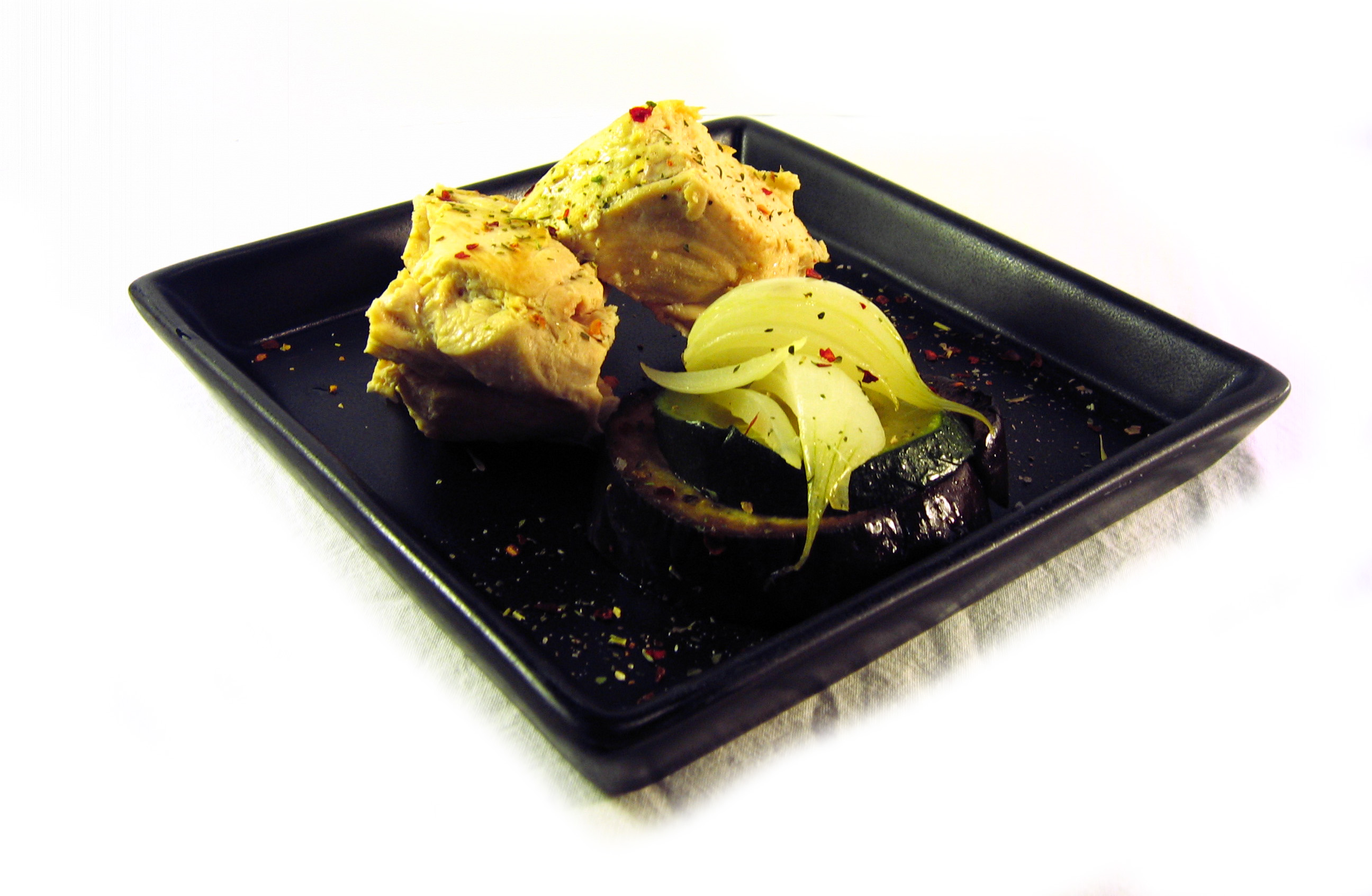 Pechuga de pollo con berenjena y calabacín en papillote - EROSKI | EROSKI Pechuga de pollo con berenjena y calabacín en papillote - EROSKI | EROSKI