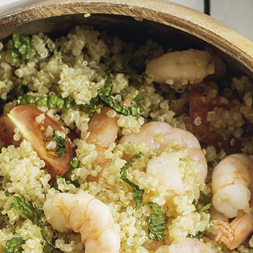 Ensalada de quinoa y gambas con robot de cocina