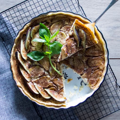 Flores de alcachofa al horno con salsa romesco