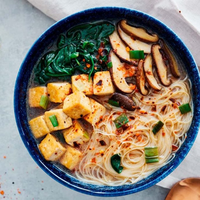 Sopa de fideos de arroz con miso