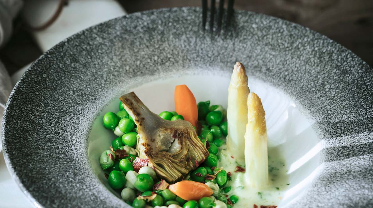 MILHOJAS DE BACALAO CON VINAGRETA DE FRUTOS SECOS