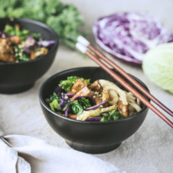 cenas saludables: wok de coles y tempeh