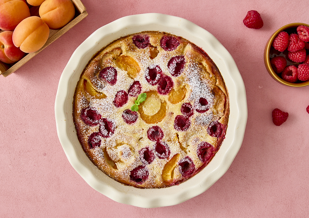 Clafoutis de albaricoque y frambuesas